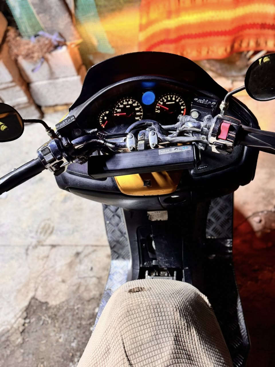 09 للبيع 
نهاية الشعله
ب600 وبيهه مجال 
***********
