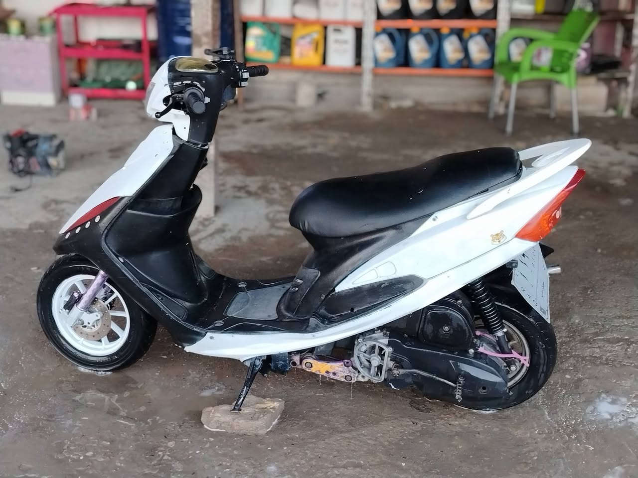 سلام عليكم عيني شباب دراجه ماكس عدله شغاله سلف هندر او باقي الكهربايات للبيع الدراجه جديده كلش حلوه امزوده بوشه 55 او صدر رياضي او شيال رياضي او قطره رياضيه او صالنصه FMالسعر450رقمي ***********
