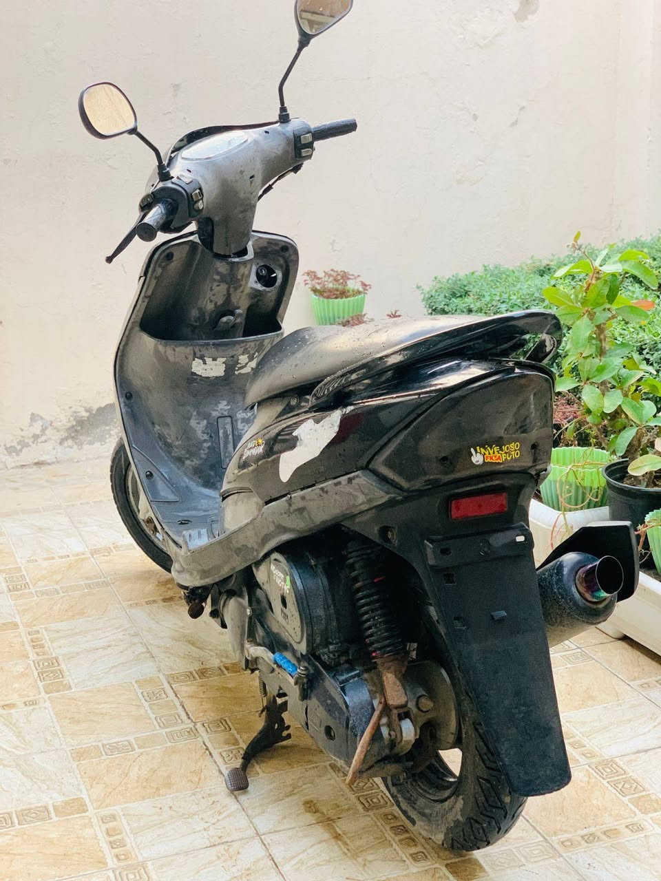 ماكس منغولي ياباني شغاله 
شلعه ومعدل ونعومه 
السعر 350 وبيها مجال لشراي 
حله مركز المدينة 
***********
