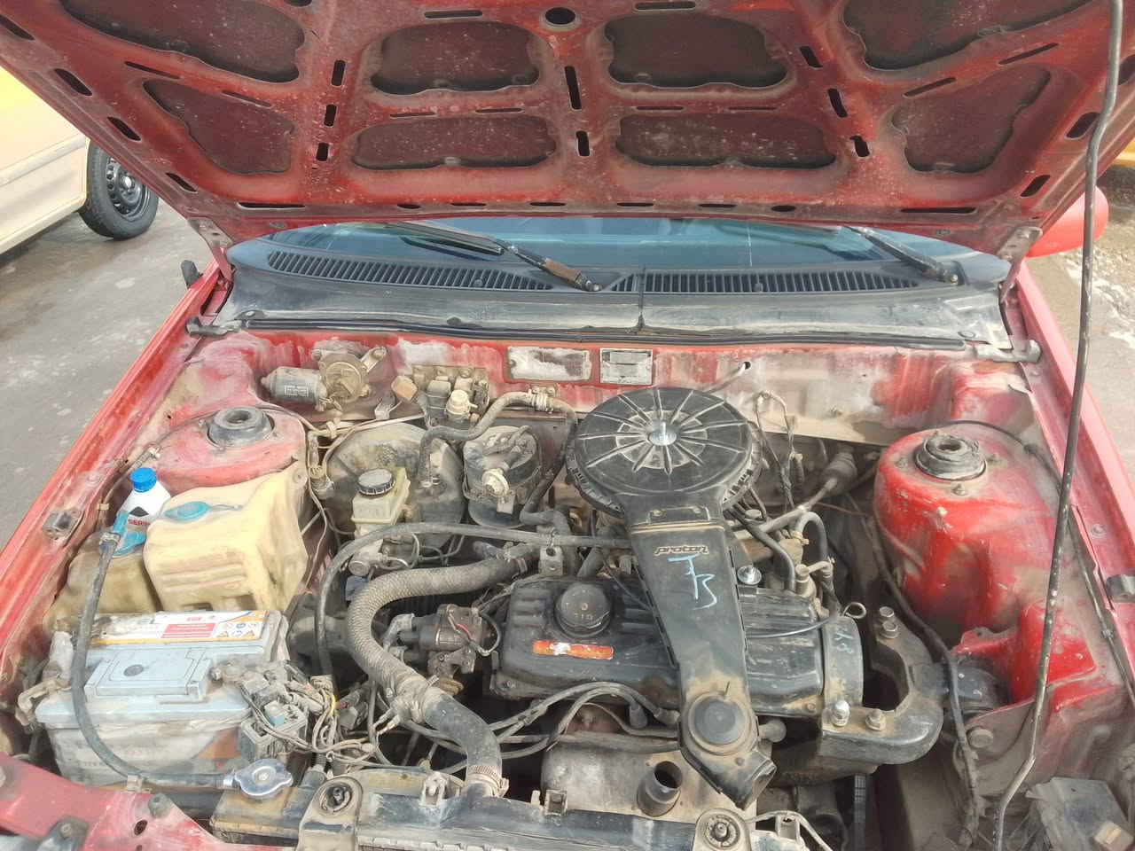 السلام عليكم 
هوندا بونتيو موديل 91
السعر18 بيها مجال 
سنويه خضراء 
شرط التحويل 
كاربون بانزين بيها
كير ومكينه شرط
بدون ضرر 
طخم تأيه
وايرمنيه شغاله عام 
العنوان موصل جانب الأيسر سماح الثانيه 
الاستفسار ع الارقام فقط
***********
***********
