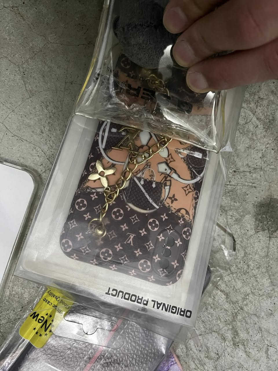 كفرات ايفون فقط ٤٢ قطعه
من x وأنته صاعد يعني حديث ب١٥ الف فقط


**إذا كنت صاحب هذا الإعلان وتريد حذفه لأي سبب، رجاءا أرسل رسالة إلى الدعم الفني**