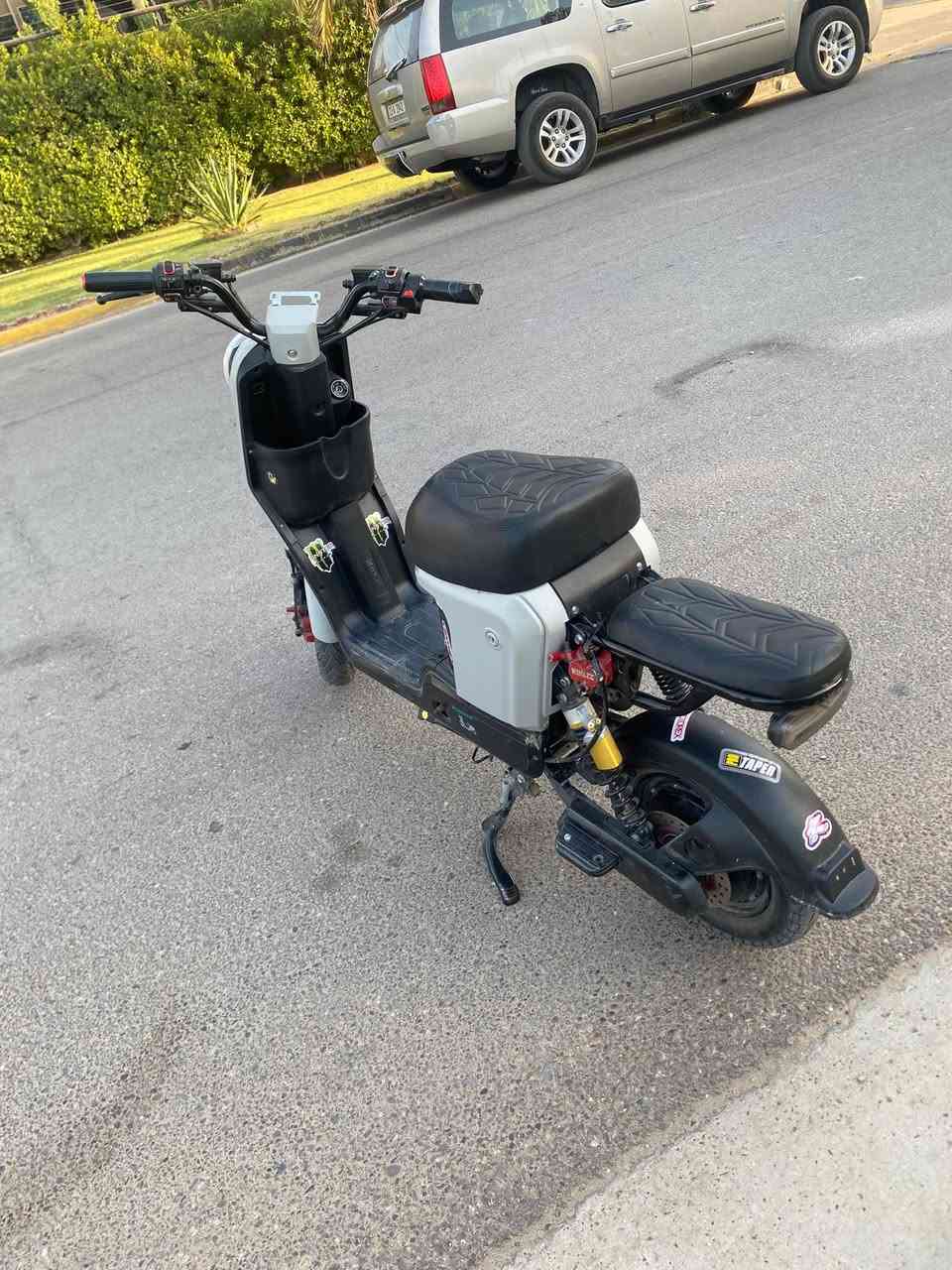 السلام عليكم دراجه R9  نضيفه سرعه 109 4سرع ملف نضيف مزود بطاريات جديدات لد  لايت عالي ناصي هورن اشاره الدراجه نضيفه وحلوه واحله من الصور 
الدراجه نقصها بس شاشه وانزلك من السعر السعر375 رقمي بي واتساب 7735801205 المكان حي الخضراء


**إذا كنت صاحب هذا الإعلان وتريد حذفه لأي سبب، رجاءا أرسل رسالة إلى الدعم الفني**