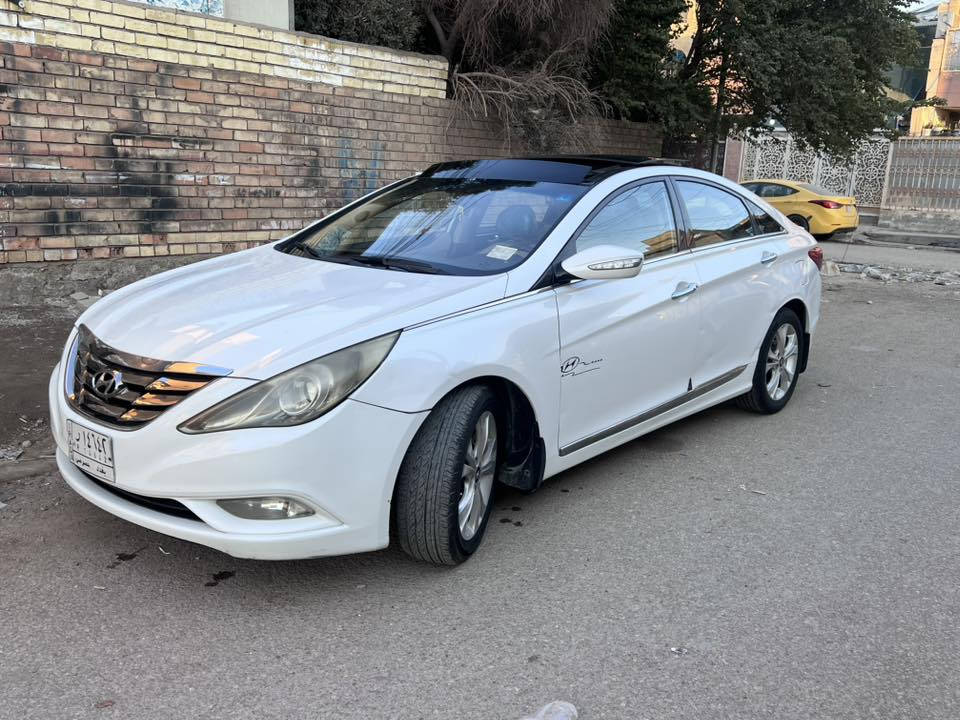 سلام عليكم سوناتا خليجي فول فول الاخير
سونار بل منشور 

مكينه 2400دوش. 

بدون دواخل مكفولة. كير محرك خير من الله 

تبريد كله مكفول 

بيها جاملغ خلفي صبغ. وامامي مبدل نفس اللون 

وبنيد رشد. فقط.  

مكاني شعب حي اور.  

عارضه 115 بيها مجال.   

***********
