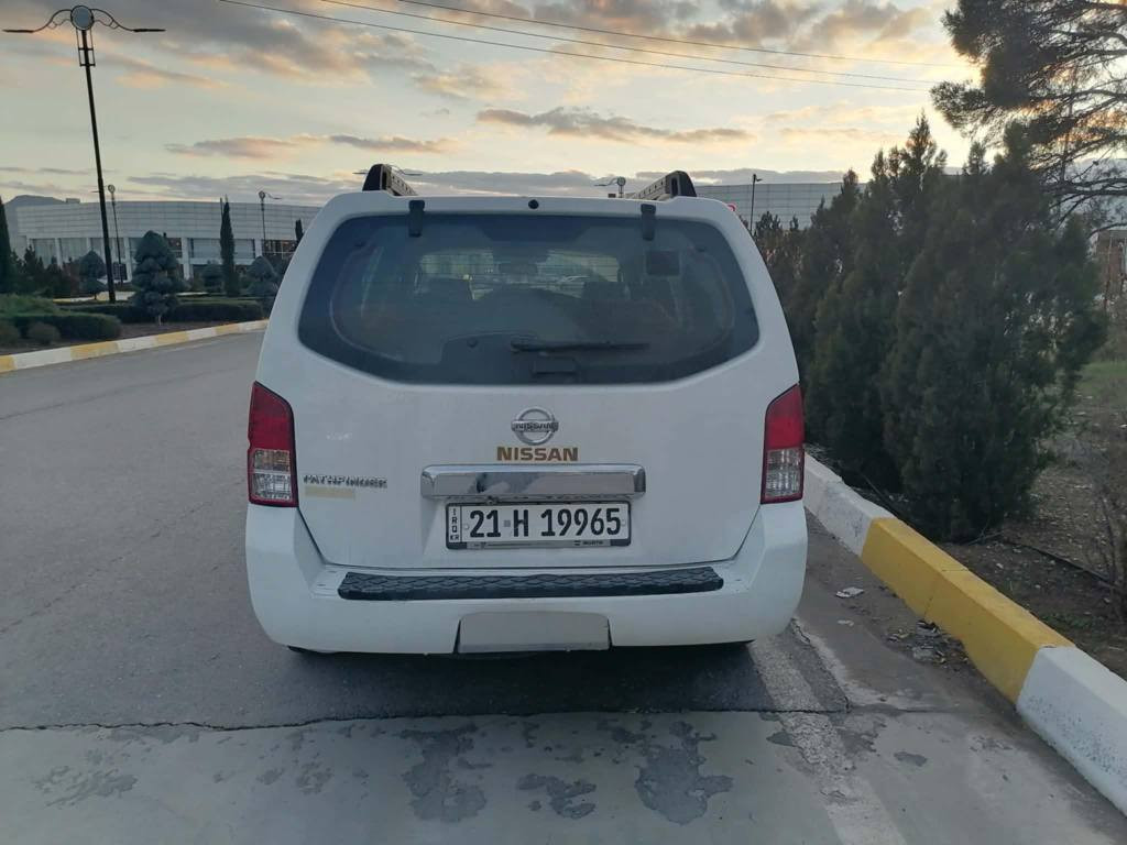 نیسان پاسفندر  2006
ئۆتۆماتیک 4×4 
سعر (105) گەڵاو  مجال 
***********
مواسفات خلیجی فوول
سێ ڕیز کوشن . سڵایت . ناو زەرد .
گێڕو مەکینە و ئەکسل و دەبڵ ئەکسل و تبرید و تەقەوڕەقەو کارەبای بەشەرت . 
پارچەیەک و دو پەڵە بۆیاخی هەیە بێ ناوگرتن . 
سەنەوی و ڕەقەمی تازەیە 
تحویل غرامە بەشەرت . 
مشتەری تیل بکە . السليمانية, العراق
