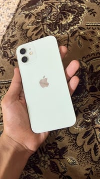 ايفون 12 البيع  مكفول من كل شي  السعر 350 و بي مجال بسيط جدأ الرقم   0...