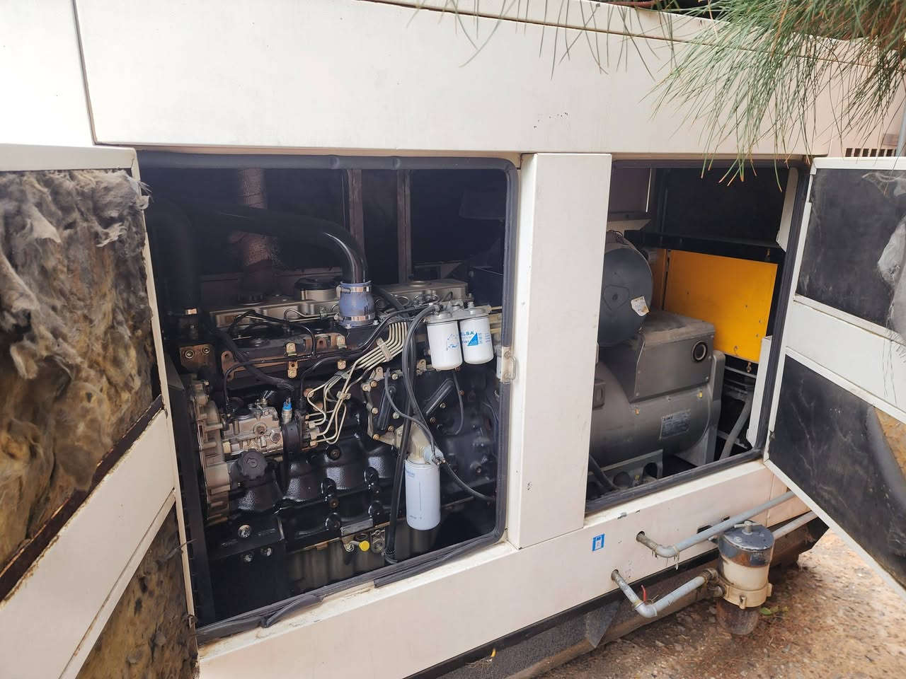 مولد بيركنز/perkins 150kva اخو الجديد 
راس توليد/ Linz 150 kva
فوكاهه تانكي 700لتر
حالة جيدة جدا
للاستفسار الاتصال على الرقم
***********
موقع بغداد حي اور
