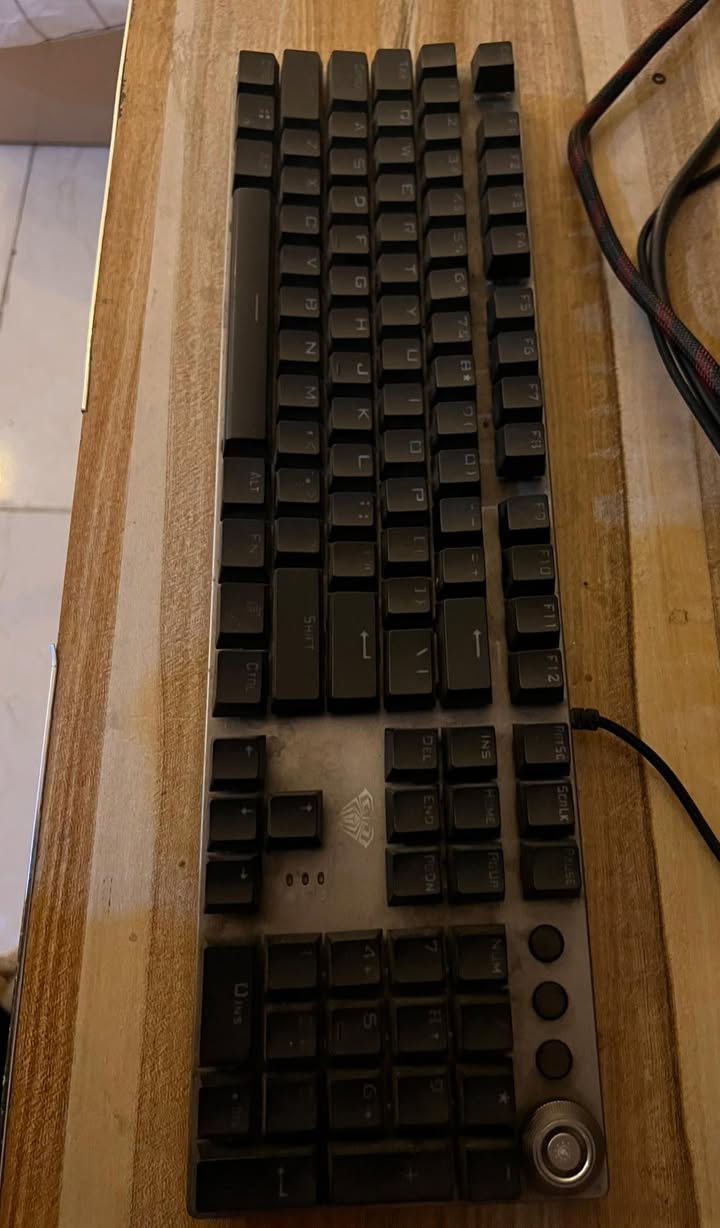 السلام عليكم
1- شاشة (مونتر) للبيع
الدقة :4k
الهرتزية :75HZ
الحجم : 32
2- كيبورد ميكانيكي ( سويتش ) 
3- ايضاً UPS 
 2000 مكسما
القدرة الفعلية: 400W (واط).
• الجهد الكهربائي: يعمل بنظام 220-240 فولت.
كلهم بسعر 325 وبي مجال …


**إذا كنت صاحب هذا الإعلان وتريد حذفه لأي سبب، رجاءا أرسل رسالة إلى الدعم الفني**