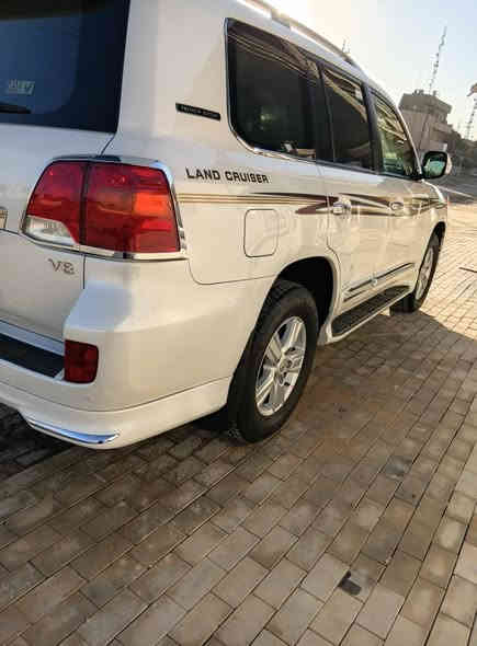 السلام عليكم لاندكروز ٢٠١٣ محرك ٨ سلندر ٤٦٠٠
بيها مكانات صغار بارد 
فول مواصفات  السياره كامله مابيها نقص برغي 🔩 
السنويه بسمي هزه  وسنويه جديده 
للبيع او مراوس 
سعر خاص 
للاستفسار  اتصل ***********
مكاني قضاء  الدور
