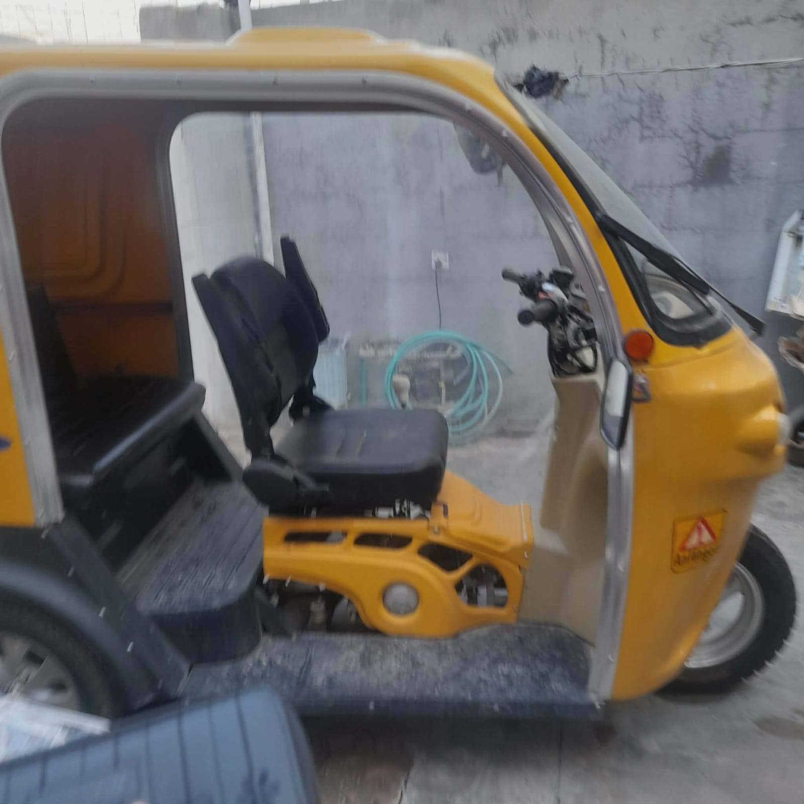 السلام عليكم مكلف بالنشر تكتك للبيع جديد السعر٢مليون ونصف وبيه مجال ***********
