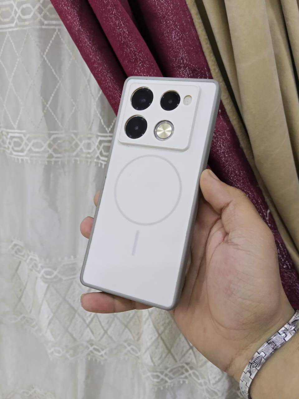 انفنكس نوت 40 برو 5G
ذاكرة 256 _ عشوائية 13

جهاز معروفة مواصفاته كلش نضيف ملحقاته فقط حافضة
سعر 260 وبي مجال


**إذا كنت صاحب هذا الإعلان وتريد حذفه لأي سبب، رجاءا أرسل رسالة إلى الدعم الفني**
