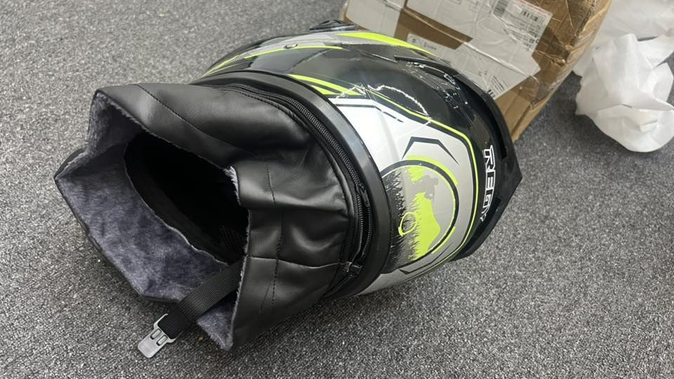 اول مره تطلع خوذه بهل جمال من البضاعه الاوربيه للحجز ع الماسنجر او وتساب ***********
