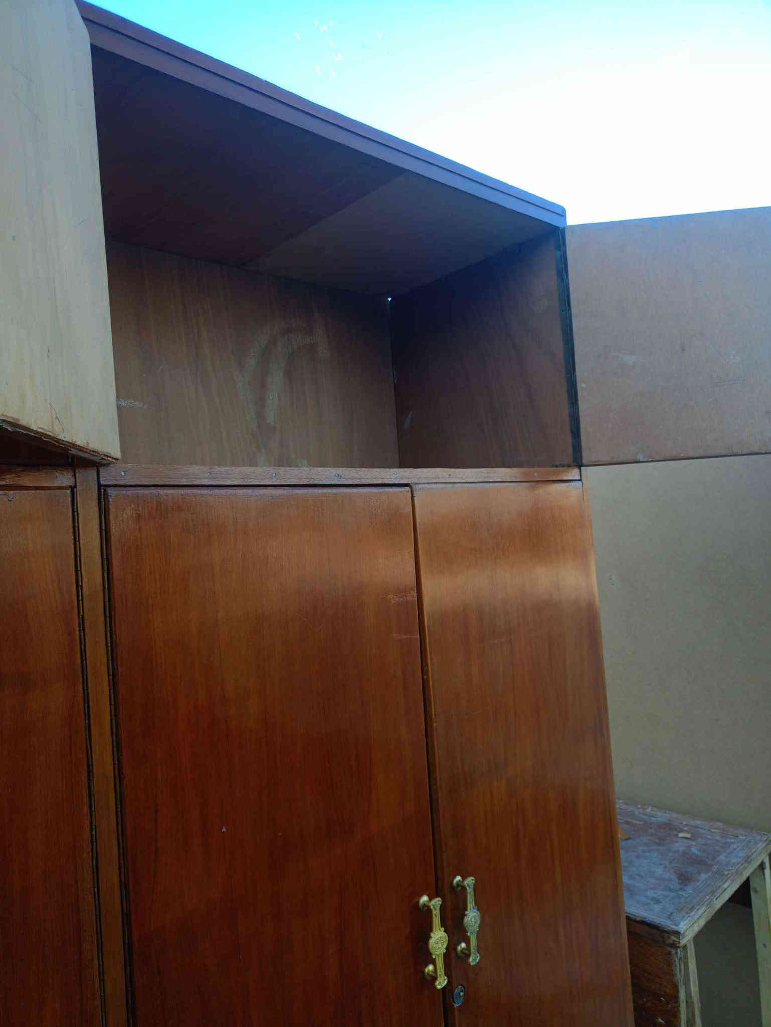 كنتور اربع بيبان ملحق
العرض ١٩٢ 
الارتفاع ٢٢٠ 
الكصف  ٤٨
 المكان بغداد الشعب الجزائر 
الرقم *********** بغداد
