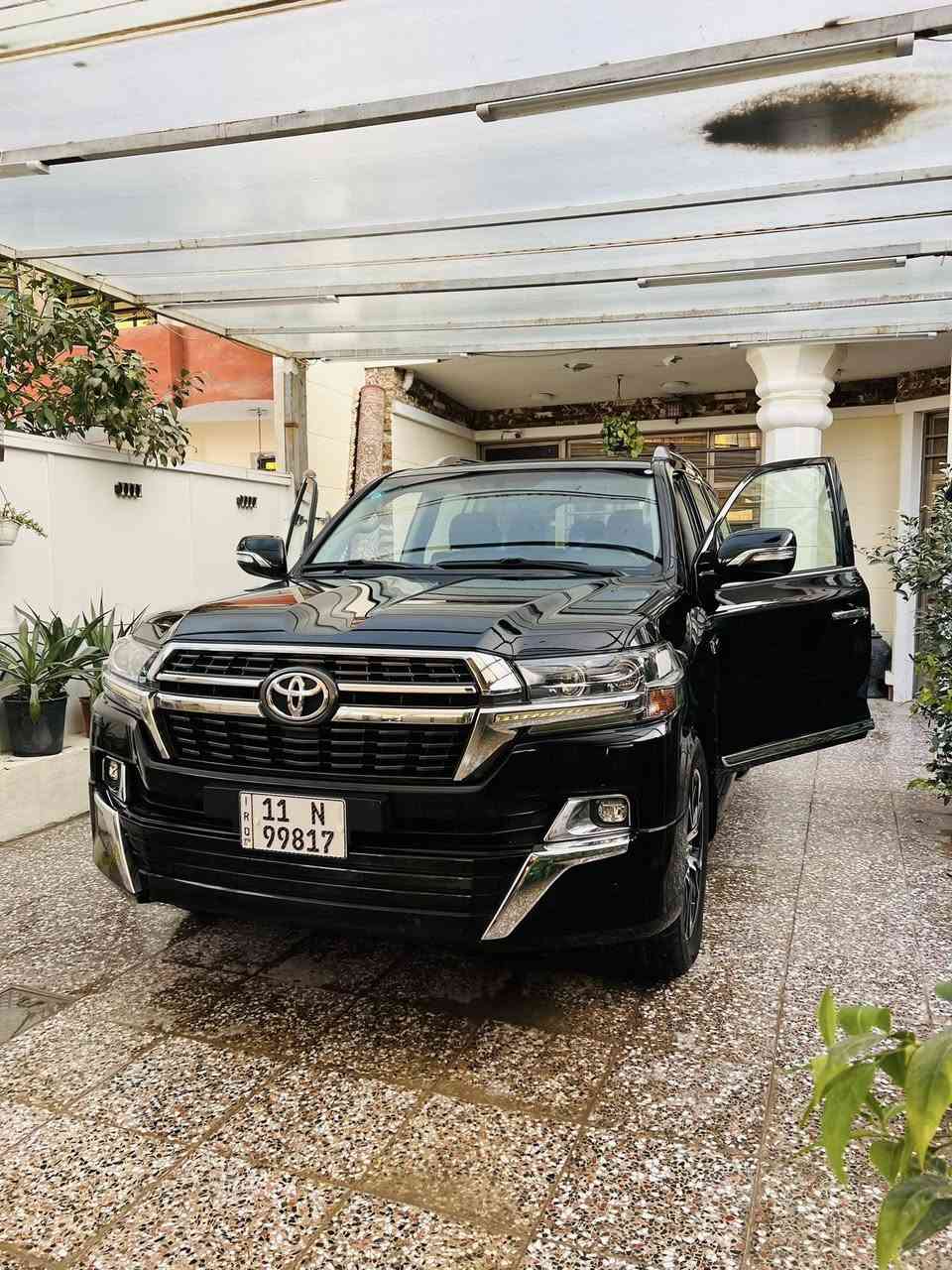 لاندكروز G.XR 2021🔥
نظيفة جداً بحاله الوكاله 

رقم بغداد تحويل مباشر 

اللون :اسود داخل قرميدي 

وارد :خليجي استيراد بحريني

ممشى:87الف حقيقي 

المحرك :6سلندر 4600

مواصفات: فتحه ،بصمه تشغيل:بصمه ابواب 

حساسات: شاشه : كشنات كهرباء : تشغيل عن بعد ومواصفات الاندكروز المعروفه 

السياره مكفوله من الصبغ والحادث 

بيها بس بارد اثر طكة تاير والسونار موجود 

السعر 54,000$ وبيها مجال 

مكان السياره : قرب جزيره بغداد 

للاستفسار:***********
