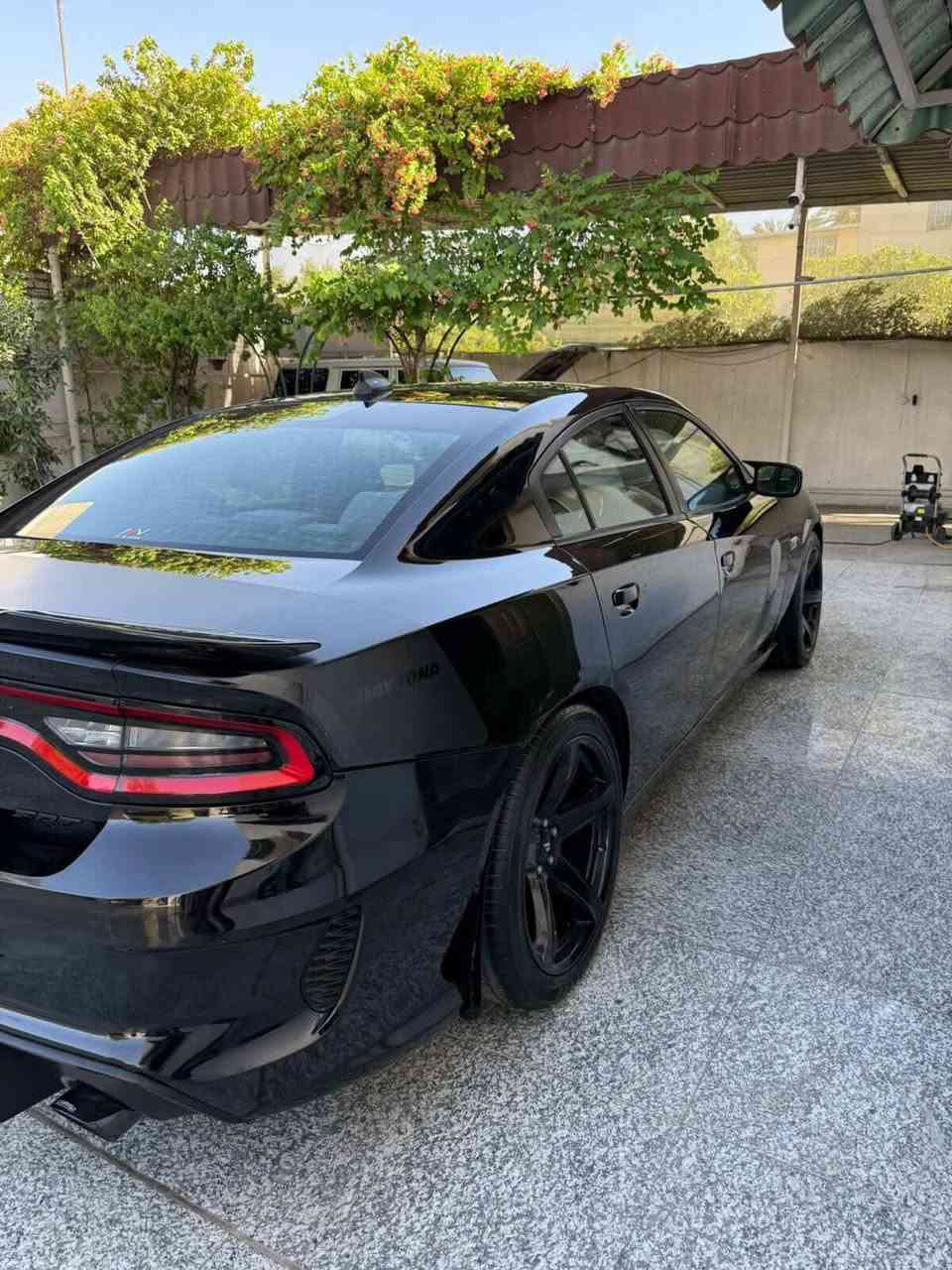 سلام عليكم دوج جارجر للبيع سياره ارتي معوقين وصارت حره سياره موديل 2016 سياره جديده بدون لا يرباك ولا اي شي سعر سياره ١٧٠ وبيه مجال بصيط مكان بغداد رقم تلفون ***********
