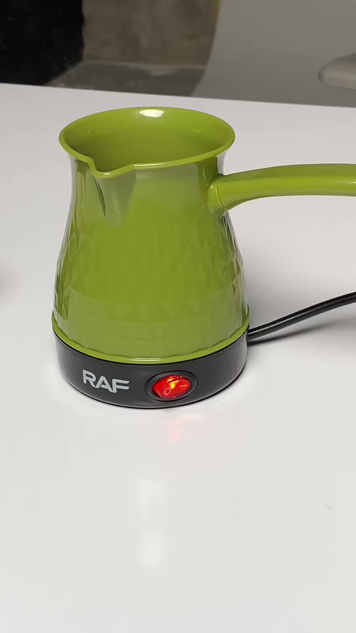 السعر 12 فقط  غلاية القهوة التركية 
- غلاية القهوة الكهربائية RAF R.157 هي الحل المثالي والسريع لعشاق القهوة التركية الأصيلة، في المنزل أو المكتب.

. تحضير سريع: بقوة 500 واط ، تقوم الغلاية بتسخين الماء بسرعة وفعالية للحصول على قهوة مثالية في دقائق.

. سهولة الاستخدام: تتميز بتشغيل بسيط بزر واحد مع مؤشر ضوئي يوضح حالة التشغيل (ON/OFF knob with light).

. تسخين متساوي: مصممة لتوزيع الحرارة بشكل موحد، مما يضمن طعم قهوة غني ومثالي في كل مرة.

. تصميم عملي: تأتي بتصميم مدمج وخفيف الوزن، مع مقبض مقاوم للحرارة لسهولة الحمل والاستخدام الآمن.

. سهلة التنظيف: بفضل تصميمها البسيط، يسهل تنظيفها والحفاظ عليها صحية وعملية.

. متعددة الاستخدامات: يمكن استخدامها أيضاً لغلي الماء أو تحضير الشاي والمشروبات الأخرى.


**إذا كنت صاحب هذا الإعلان وتريد حذفه لأي سبب، رجاءا أرسل رسالة إلى الدعم الفني**