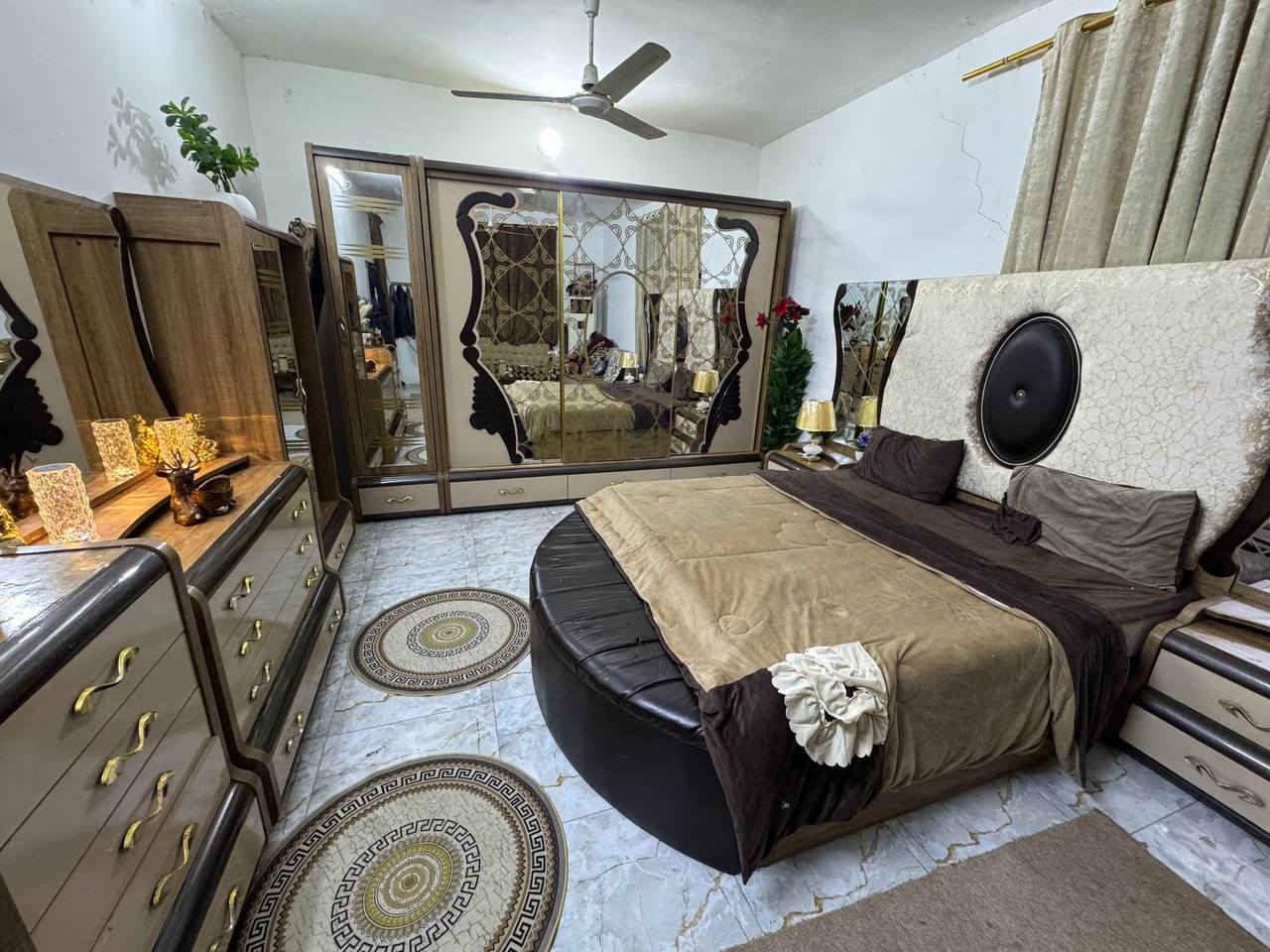 غرفه تركي 10 قطع نظيفه كلش الظهر بلوك السرير مخزن العنوان بابل المركز م  ***********
