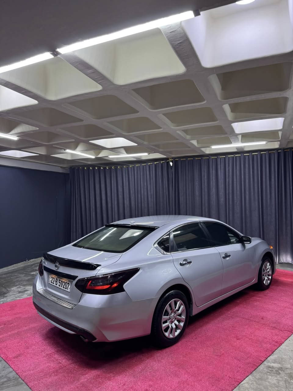 نیسان التیما 2018 مواصفات S
للبیع سیارە بدون صبخ بدون ضرر بدون دواخل  بدون ارباک

صور حادث موجود  سونار موجود بل منشور 

مکفول کفالە   سیارە بس باب سایق تبدیل بلادی بدون ضرر 

سیارە ماشیە 116    بنسبە سعر سعرها 129 ورقە بیها مجال

مکان سیارە قضاء کلار    للاستفسار ***********
