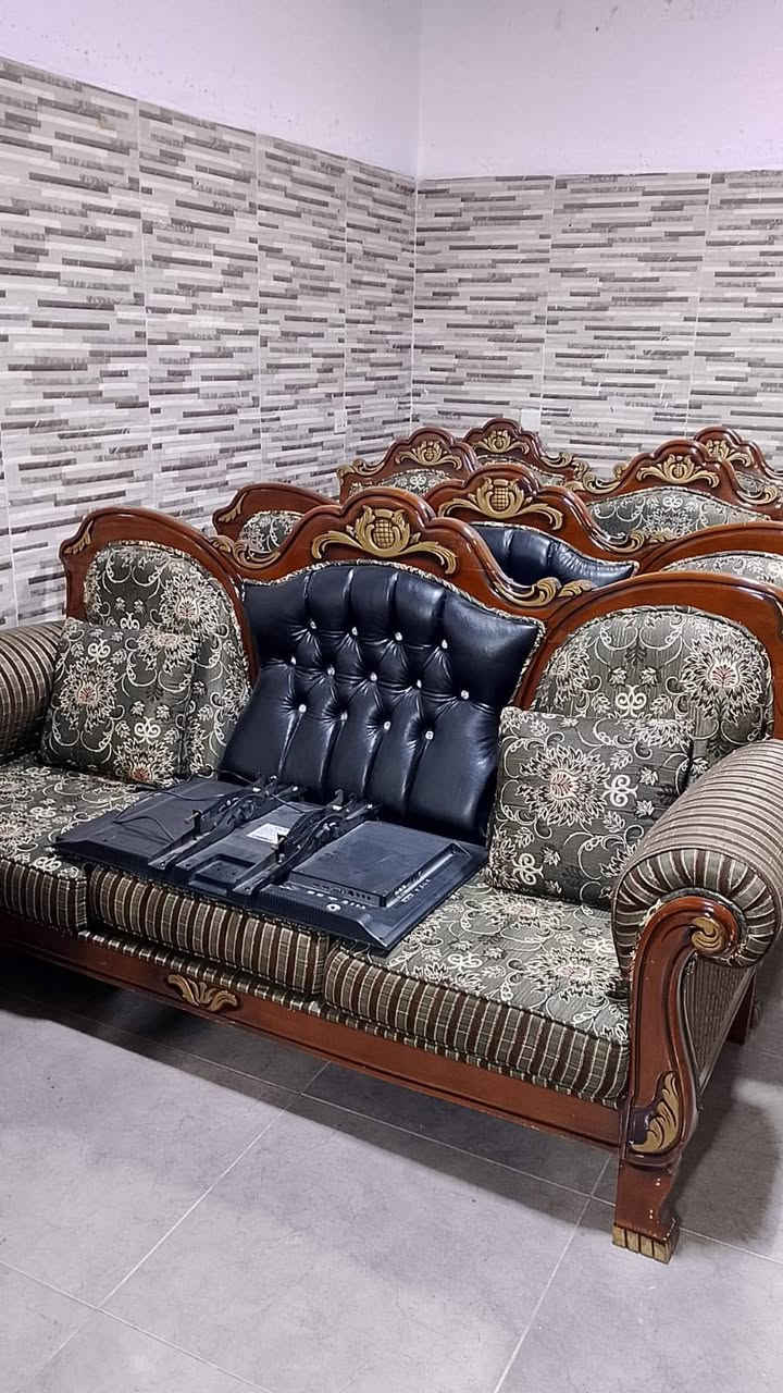 السلام عليكم تخم مستعمل نظيف تركي 10نفر***********
