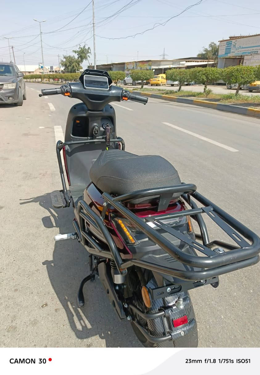 السلام عليكم  دراجه شحن بطاريه ليثيوم تمشي ٥٠،٠٠٠ كيلو موديل ٢٠٢٥مامفتوح لبيه برغي دجه من فئت رونكس امانت الله طسته حلو سعره مليون و250التواصل ***********
