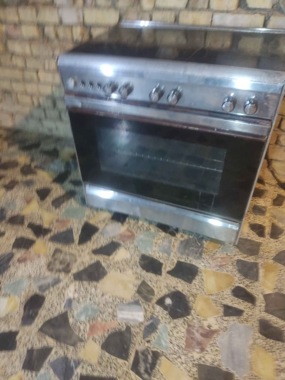 طباخ عشتار موسع نضيف شغال ناره زركه فرن شغال فوگ وجوه سعر 125 بي مجال قليل عنوان بغداد فلكه حي النصر قرب اسواق النخيل *********** بغداد, العراق
