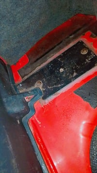 ورحمه الله وبركاته اوبل فكترا حجم 20 لون احمر موديل 1991 بدون حادث مشر...