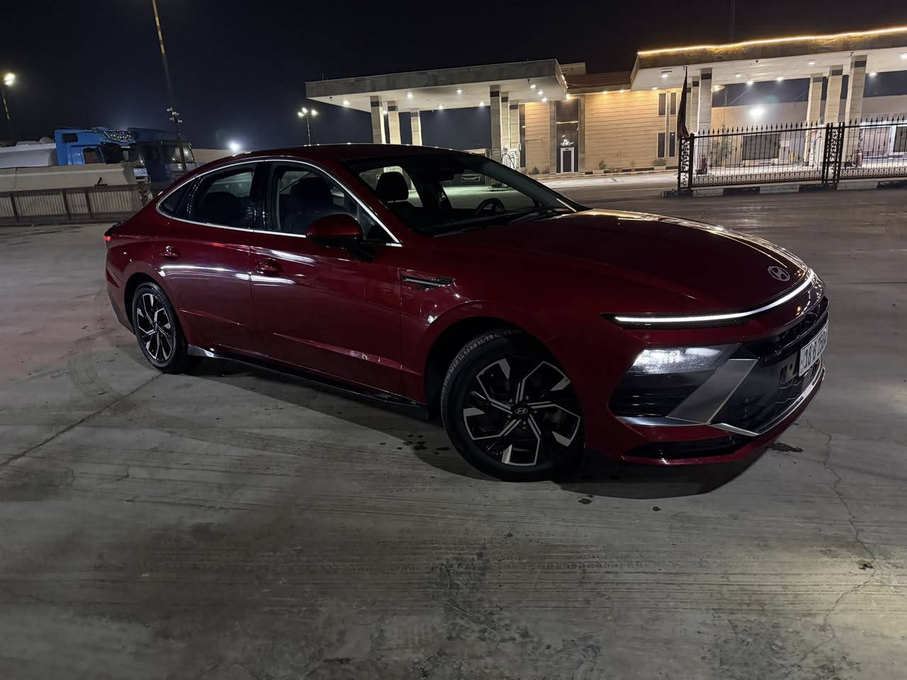 السلام عليكم
سوناتا موديل 2024 الشكل الجديد
اللون ماروني دم الغزال
وارد امريكي الضرر جاملغ و ربع البنيد هم بي صبغ
ايرباك دركه و دشبول
فئة SEL 
شباب السياره جديد و كولش نظيفه و حلوه ما بيها نقص برغي السياره داخله (كتاب شهداء) يعني سنتين و تنفك و ناس ولد منطقتنه و ثقه 
صور الحادث و السونار داخل المنشور 
1- مكينه 2500 تنفس طبيعي
2- ويل 17 بلادي
2- تشغيل عن بعد
4- بصمه تشغيل و ابواب و صندوق
5- كير تعليك 
6- شاشة كبيره متصله مع شاشة العدادات
7- شاشة تبريد و تحكمات
8- اوتو هولد
9- مود درايف
10- نقطة عمياء جانبيه
11- قيادة شبه ذاتيه توقف ذاتي خلفي و جانبي و امامي
12- تحديد مسار 
13- سايد بريك بصمه
14 تدفئة كشنات
15- تبريد مناخ منفصل 
مكان السياره بابل / الحله
السعر 183 و مجال بسيط حك الجيه
***********
