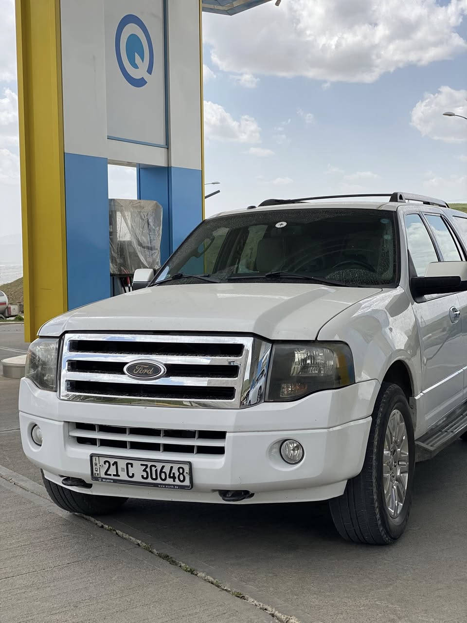 فۆڕدی ئیکسپدیشن سفری شەریکەی نیڤا مۆدێل ـ ٢٠١٤ 
مەکینەV8-حجم ٥٤٠٠
دەبڵ ئەکسل٤x٤
سێ ڕیز کوشن - کوشن کارەبای-تەعدیل سورعە-تەبرید مەرکەزی
گێڕ و مەکینە و دەبڵ ئەکسل بەشەرت مەکینەی نەکراوەتەوە
ڕەقەم و سەنەوی تازەیە و بە ناوی خۆمانەوەیە تا ٢٠٢٧
بۆنید و نیو چەمەلغی لای سایەق بۆیاخە 
٢١٨٠٠٠ ڕۆشتووە
سایارەکە هی مەعرەز نییە و ماڵی خۆمە
سعری ١٧٠ وەرەقە و مەجال
***********
