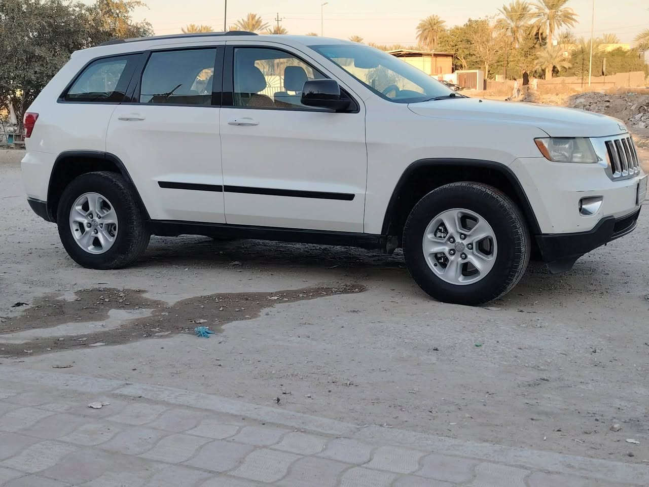 السلام عليكم جيب لاريدو موديل 2012 داخله كلين بيه صبغ  بدون دواخل السياره جديده و جاهزه
محرك 3600  لا تبخير و لا تنقيص

تو ويل المرغوب

صدر امامي عربانه خلفيه جديد

كامره
بصمه
تحكم كشنات كهربائي
تشغيل عن بعد 

السياره ليبل واحد

السياره كفاله لغد شاصي مكفول السعر ١٤٨ وبيها مجال 

رقم بغداد باسمي   تحويل ثاني يوم السياره جاهزه مكان السياره بابل  المسيب
***********
