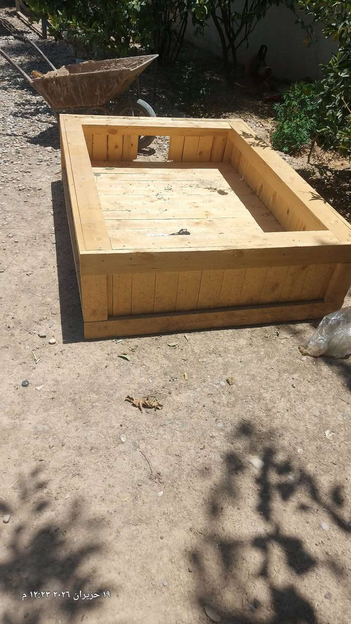 بۆدی  ماتۆری  3  تایە  دانە یە کیان  بە داردروست  کراوە  شتیکی  زۆر  جوانە  ئە وە کە ش  کابینە یە بۆهە موشتیك  بە کاردیت  بولفە  بۆچایخانە ش  بە کار دیت  کلار  شیخ  لنگر  ***********
