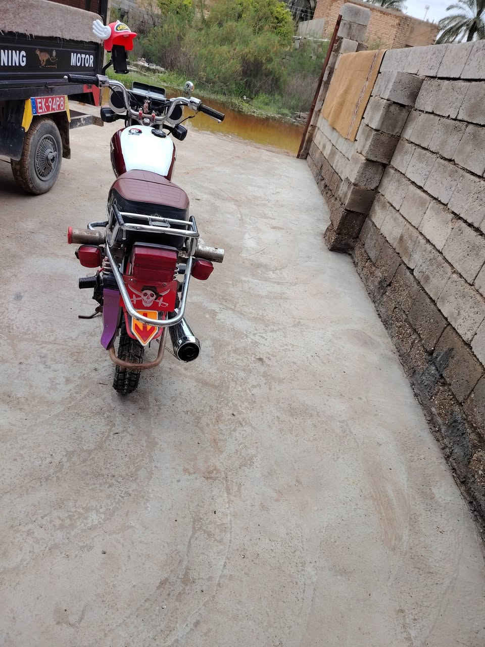 السلام عليكم ورحمة الدراجه للبيع موديل 22 الدراجه مكفوله كفاله عامه الدراجه ما مفتوحه ولا امبدل بيهه شي السعر خاص او عل رقم  ***********
