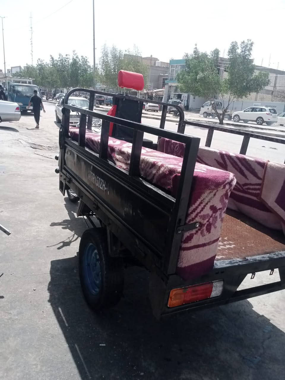 السلام عليكم ستوته للبيع موديل 2011 رقم اسود وسنويه مكان النجف حي النداء شارع قنبر تعمير 24 كله جديد
***********
