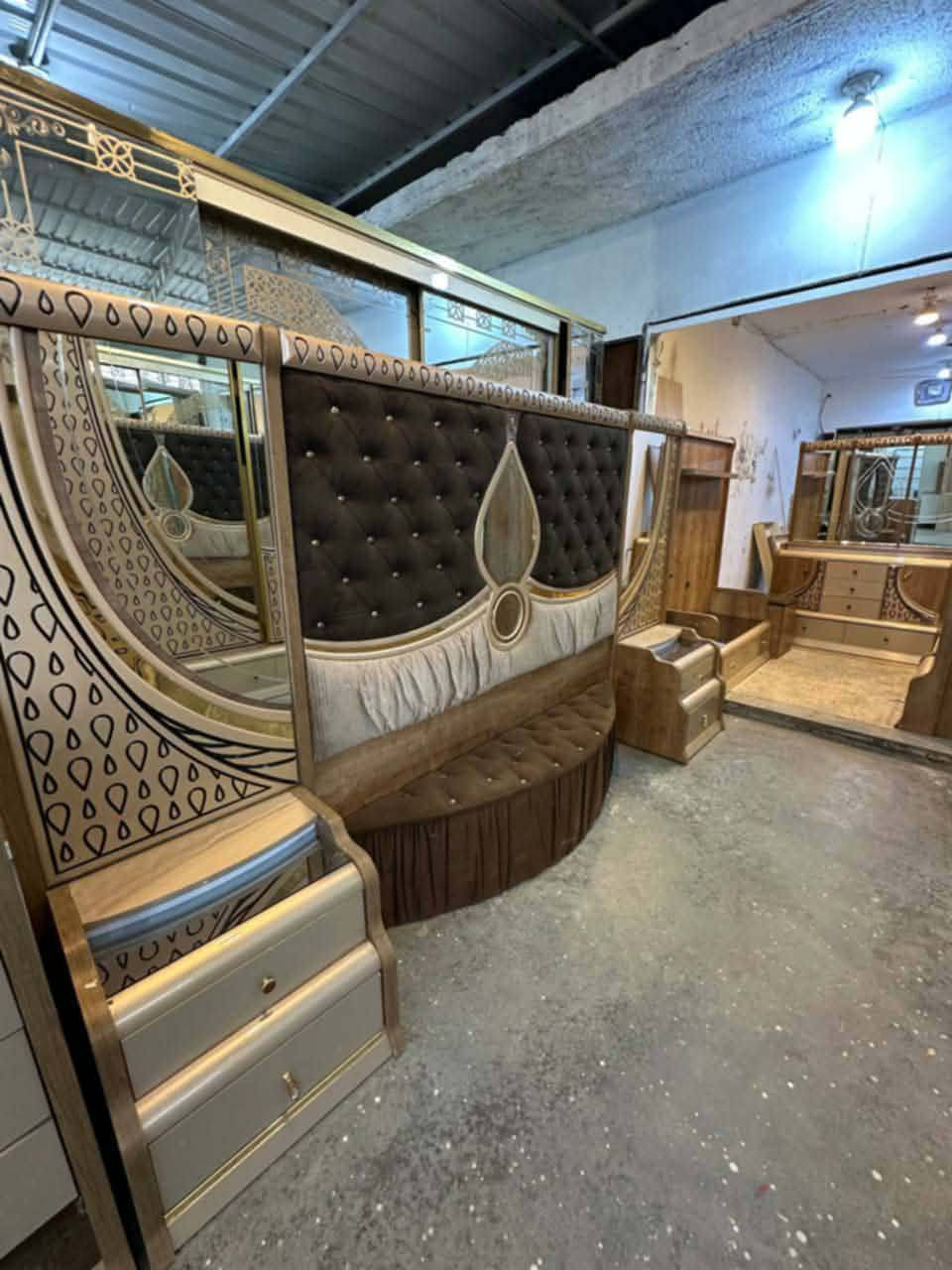 ✨ غرفة تركي 🇹🇷 اصلي صبغ حراري  11قطعة 
 نظام سلايت 
سرير مخزن عملي
 ضهر بلوك
 قماش وتر بروف أصلي
✨ نظافة 90 /💯
السعر  / مليون و150
شد ونقل مجاني داخل بغداد
 توصيل للمحافظات بأسعار رمزية


**إذا كنت صاحب هذا الإعلان وتريد حذفه لأي سبب، رجاءا أرسل رسالة إلى الدعم الفني**