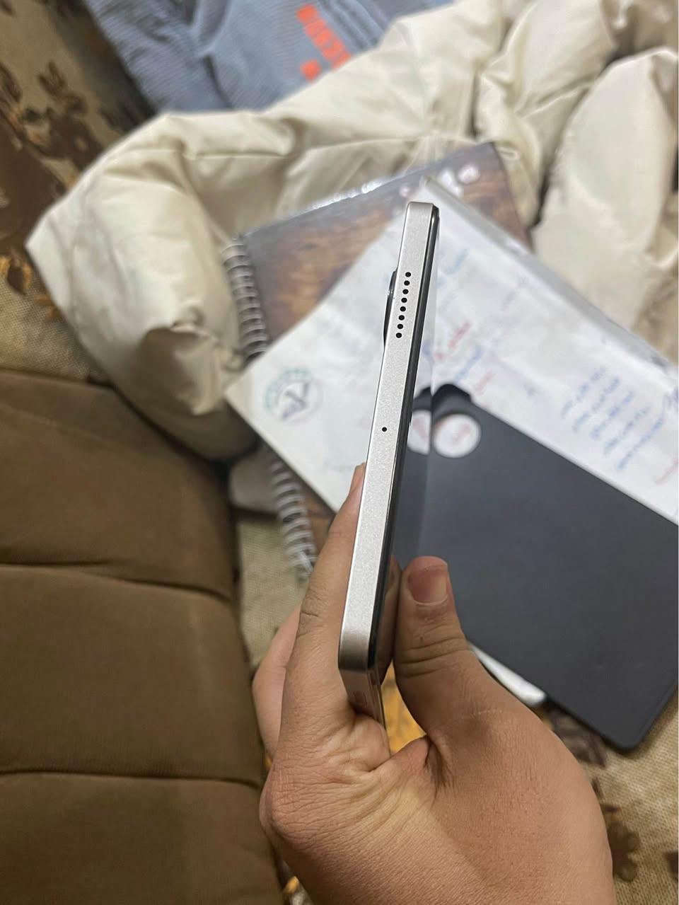 يالله، ايباد هونر x7 للبيع الجهاز نضيف جداً استخدام للدراسه فقط ذاكره 128جيجا 
الحاله: الجهاز اخو الجديد نضيف كلش وما مفتوح ولا مصلح
الشاشه : 8انج
ملحقاته كامله كارتونه وشاحنه اصليه وكفر 
السعر :115 وبي مجال للشراي 
مكاني : محموديه قرب فرقه 17 
تواصل موجود فيس وعلخط 
‏*********** بغداد, العراق
