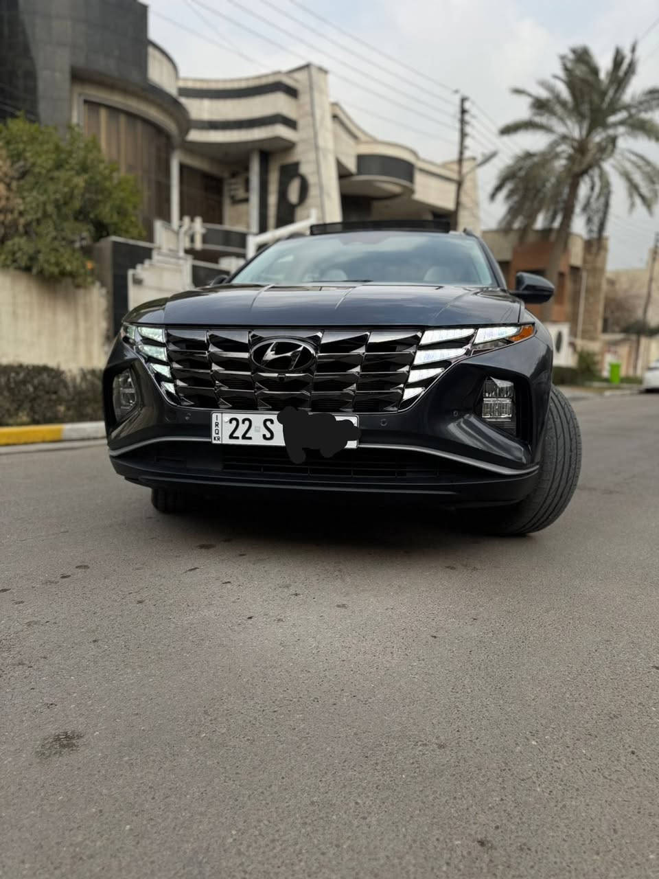 هونداي توسان بانزين 2023
....لمتد فوووول مواصفات بانوراما 
......... أعلى فئة بالتوسان جديدة جدَّاا 
محرك 2.5
........لون نفطي
..داخل جلد ابيض ملكي 
 
......المواصفات 
.... لمتد vip فول الفول أمريكي 

اوتو بارك .............. LIMITED VIP
1- بصمة تشغيل 
2- بصمة أبواب لمس دخول ذكي 
3- بنوراما على طول السيارة 
4- صندوق كهرباء شفط 
5- كامرات 360 درجة
 ( جانبية - أمامية - خلفية ) 
6- كامرات مع الأشارة 
7- السيارة تتقدم وترجع بالبصمة 
8- تبريد وتدفئة بالكشنات كشنات أمامية وتدفئة بالكشنات الخلفية
9- رادرات وسياقة ذاتية 
10- الكشنات الأمامية كهرباء 
11- أضواء محيطية 
12- كشنات خلفية هيتر 
13- مرايات تعتيم ذاتي 
14- أبل كار بلي 
15- أندرويد أوتو 
16- شاشة دجيتل 3 أشكال للقيادة 
17- أشاير ترحيب 
18- أضواء أمامية LED زنون 
19- أضواء خلفية LED
20- نظام سماعات BOOS
21- فول أوامر صوتية 
22- جامات أوتو 
23- قطعتين تبريد 
24- إشارات ب المري
25- كير دگم 
26- شفتات ستيرن 
27- تحكمات ستيرن 
28- السيارة تو ويل 
29- هاند بريك بصمة 
30- شحن واير ليس 
31- منافذ شحن 
32- أوتو هولد 
33- تشغيل عن بعد 
34- السيارة أوتو بارك 
35- حساسات أمامية 
36- حساسات خلفية 
37- گير ٣أنظمة
شفتات ستيرن  
درايف مود انضمهة قياده 3
38- رادار أمامي رادار خلفي رادار جانبي 
39- نقطة عمياء 

وبعد بيها هوآآي مواصفات 

السيارة رقم جديد ترقيم جديد يعني هزه وفحص كله جديد والسنويه اصدار جديد
السياره اخد الكلين مكانين تكحيل كد جف الايد 
السياره مكفوله بدون فتح اي برغي وليبل واحد بدون اي ايرباك كفاله داخل كفاله صور امريكا مرفقه 
انطيك كلشي بشرط الفحص السياره على مشي امريكا بعدهه 
***********
السعر 215ورقه
