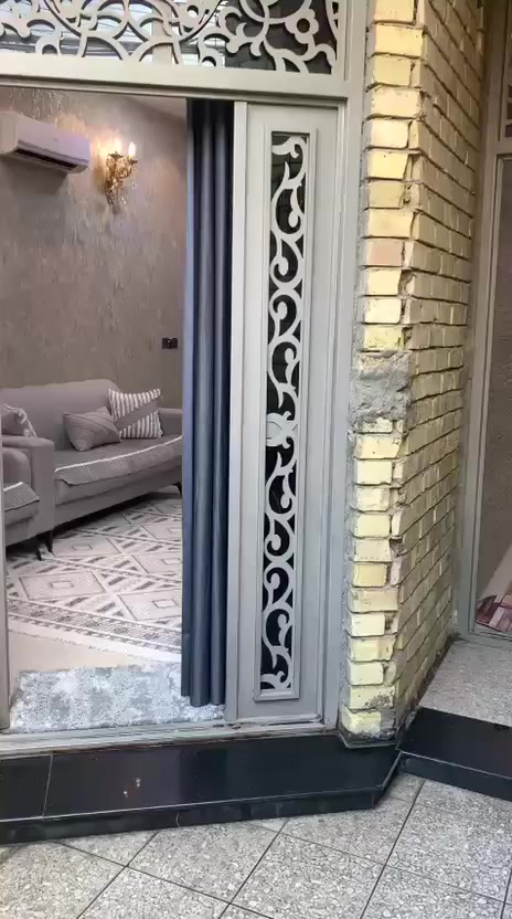 📍 للبيع دار سكنية – البلديات / مضمار العابد
خلف سنتر البلديات، مقابل البازيخانه – سما البلديات
🔹 المساحة: 100 متر
🔹 الواجهة: 5 متر
🔹 النزال: 20 متر
🔹 سنة البناء: 2022
🔹 بناء درجة أولى
🔹 تصميم مريح وخريطة مرتبة
تتكون من:
▪️ 3 غرف نوم
▪️ صالة
▪️ 2 حمام
دار نظيفة وبمواصفات ممتازة وموقع مميز، مناسبة للسكن العائلي. للاستفسار أو تصال عبر رقم 📞📞***********
