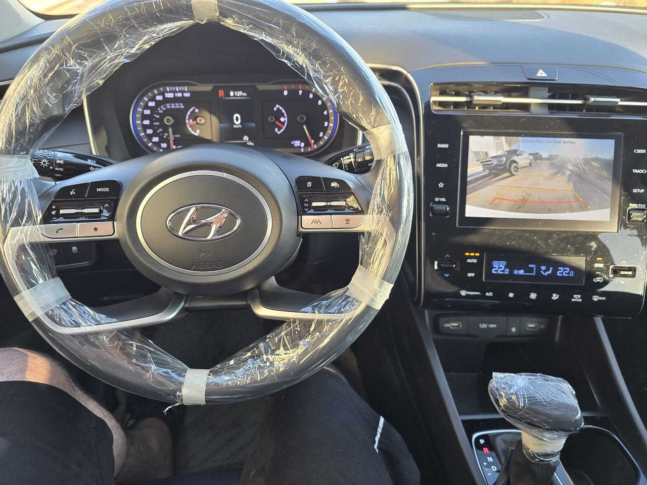 سلام عليكم اخوان 
Hyundai Tucson💫
2024 💥
ابيض صدفي  
محرك 2500 وارد امريكي 
ماشي ٣٦ الف ميل 💬
  دخول جديد يترقم شمالي بأسم المشتري مدة ترقيم شهرين 
 ابواب بصمه , بصمه تشغيل , تشغيل عن بعد , شاشه , تحكمات ستيرن , اشاير بالمري , مري شفط , بجم زينون
شحن وايرلس
اخوان السيارة المرغوب مو فور ويل

 تبريد قطعتين , كرسي كهرباء , هندبريك بصمه , اوتو هولد , توقف ذاتي A ستوب , مانع انحدار , مانع انزلاق ,كامره خلفيه  , جنطه كهرباء , انضمه قياده .
اخوان الضرر كلش بسيط موضح بالصور ٤ اصابع يم قبغ البانزين
السيارة بدون اي ارباك شرط.
رقم صاحب السيارة : 
***********
***********

سعر السيارة : 💵 ١٩٥ و مجال بسيط
قضاء الحمدانية
