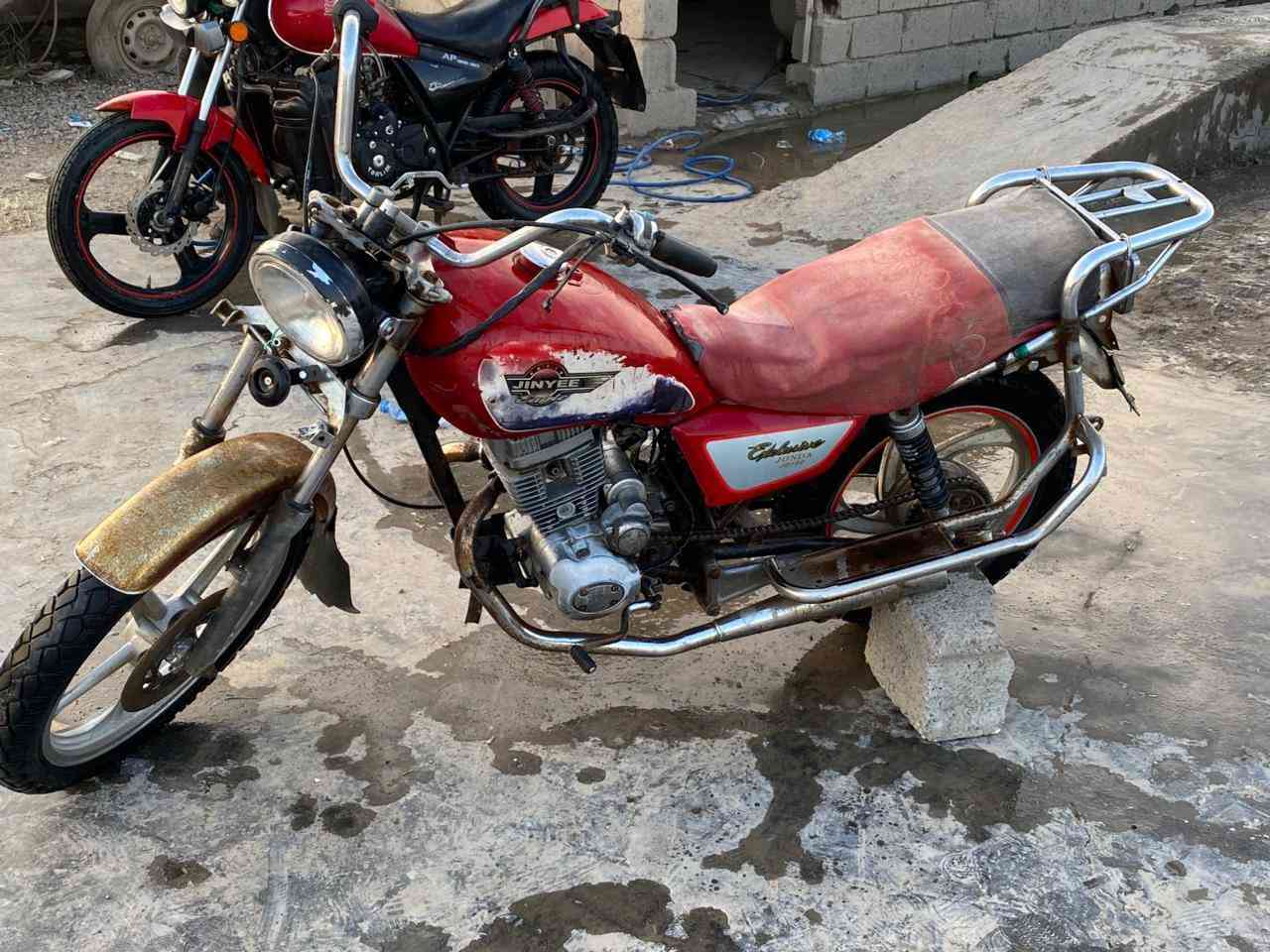دراجة جني دبل بلك نضيفه جدا سعرها ٢٠٠ وبيه مجال ***********
