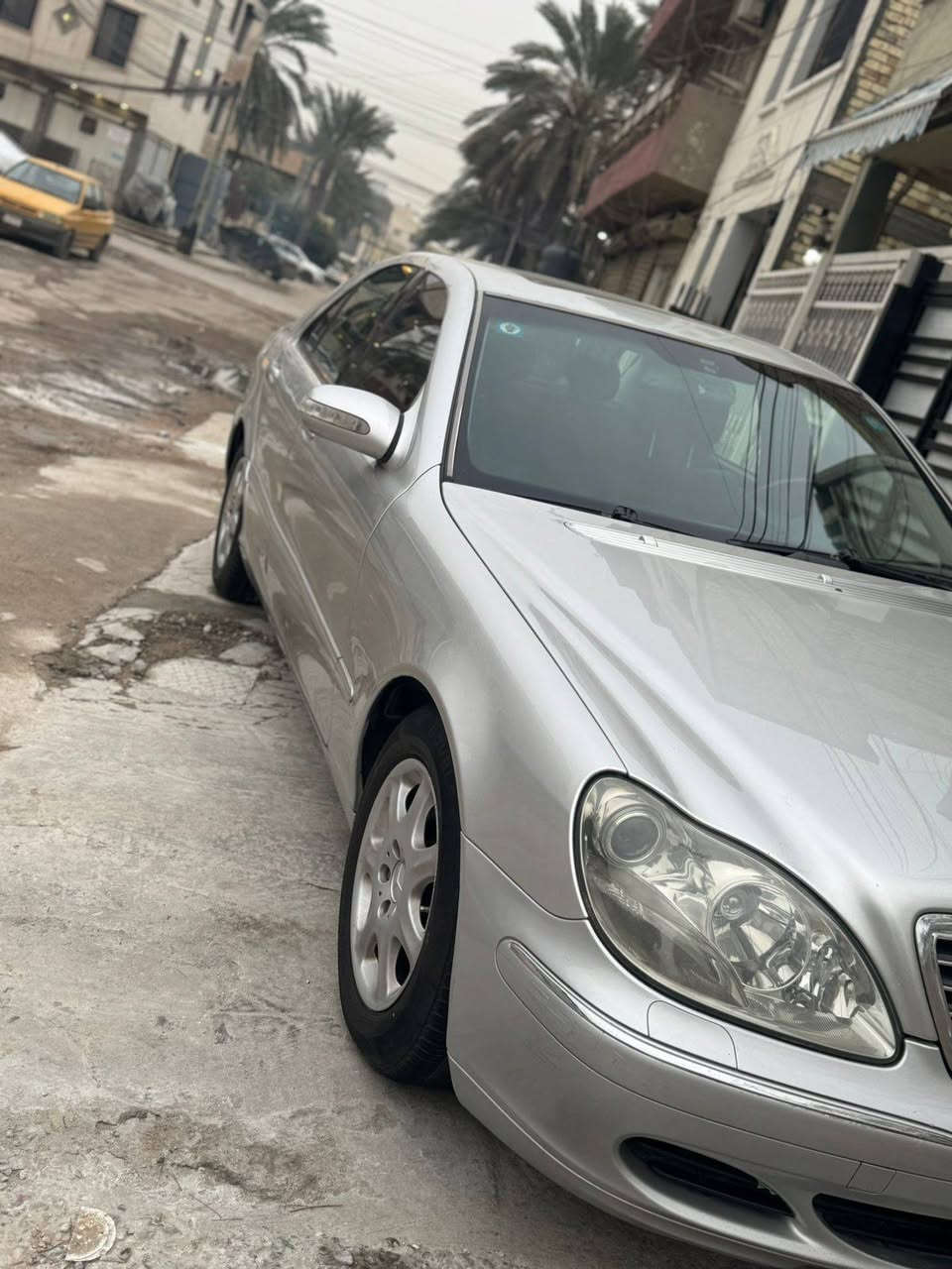 سياره مارسيدس S320  غواصه موديل 2001 فول مواصفات فتحه تحكمات تدفى تبريد بالكراسي شاشه  مابيه اي عيب او كصه حادثه جاملغ الخلفي معدل سياره مصبوغه عام رقم مميز  جوبلسات جدد تخم تاير جدد غرفته نظيفه 
للاستفسار الاتصال على الرقم 
***********
