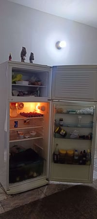 ثلاجة تركي ماركة بيكو كبيرة 24 قدم مابيها اي خلل تجميد جيد جدا ... الس...