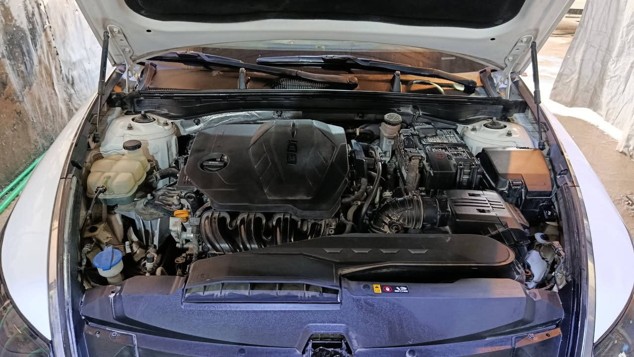 السلام عليكم سوناتا موديل 21 وارد امريكي المكان في النجف السياره ماسه 70 سياره فول وحه وجديده محرك 2500 السياره 175 وبيها مجال ***********
