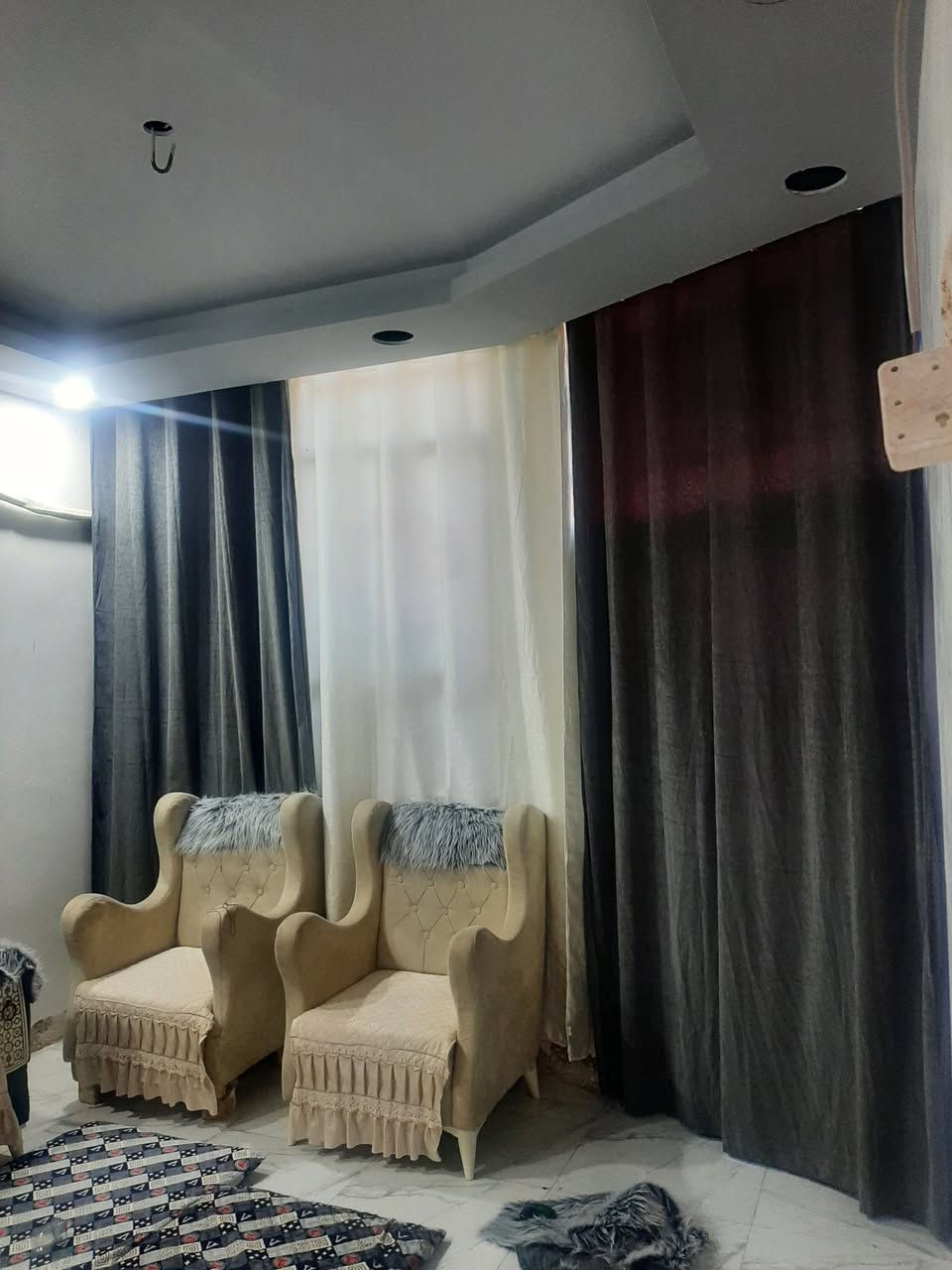 بيت 50متر طابقين الحر السواده سند 25 40وبي مجال بناء حديث الطابق الاول ديكورات جبس بورد  
هاتف/***********
