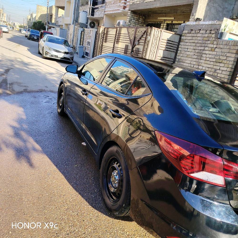 لنتره موديل 2020  سياره فول ما عده بصمه وفتحه تخم تاير جديد كير المرغوب يتي ماشيه 130 عنوان لسياره بغداد لدوره 