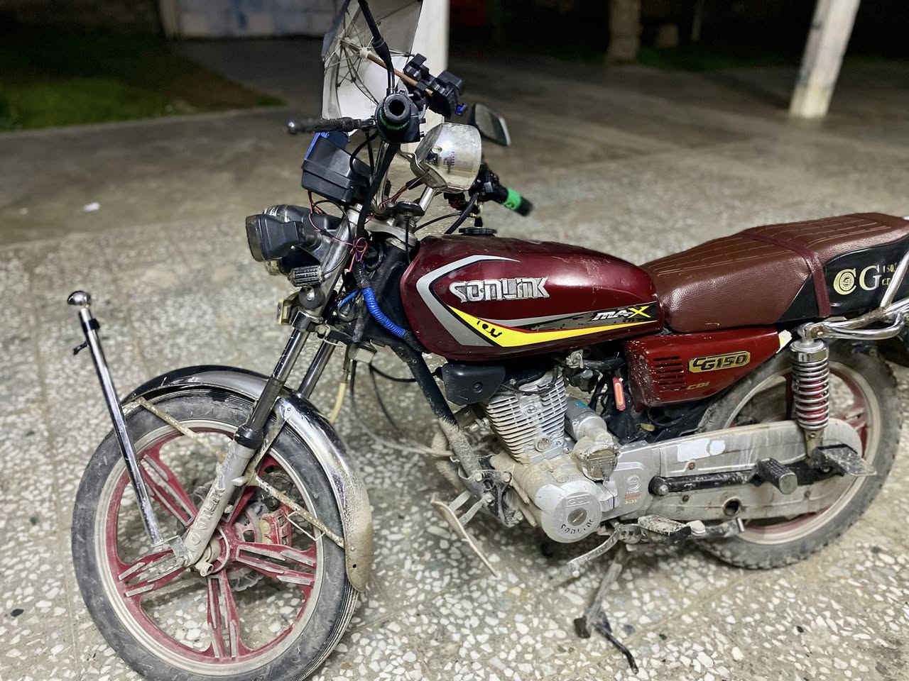 السلام عليكم       للبيع موطور سونلينك  سيفان موديل   2022. مامفتوح كهربائيات شغاله    السعر (450 ).


**إذا كنت صاحب هذا الإعلان وتريد حذفه لأي سبب، رجاءا أرسل رسالة إلى الدعم الفني**