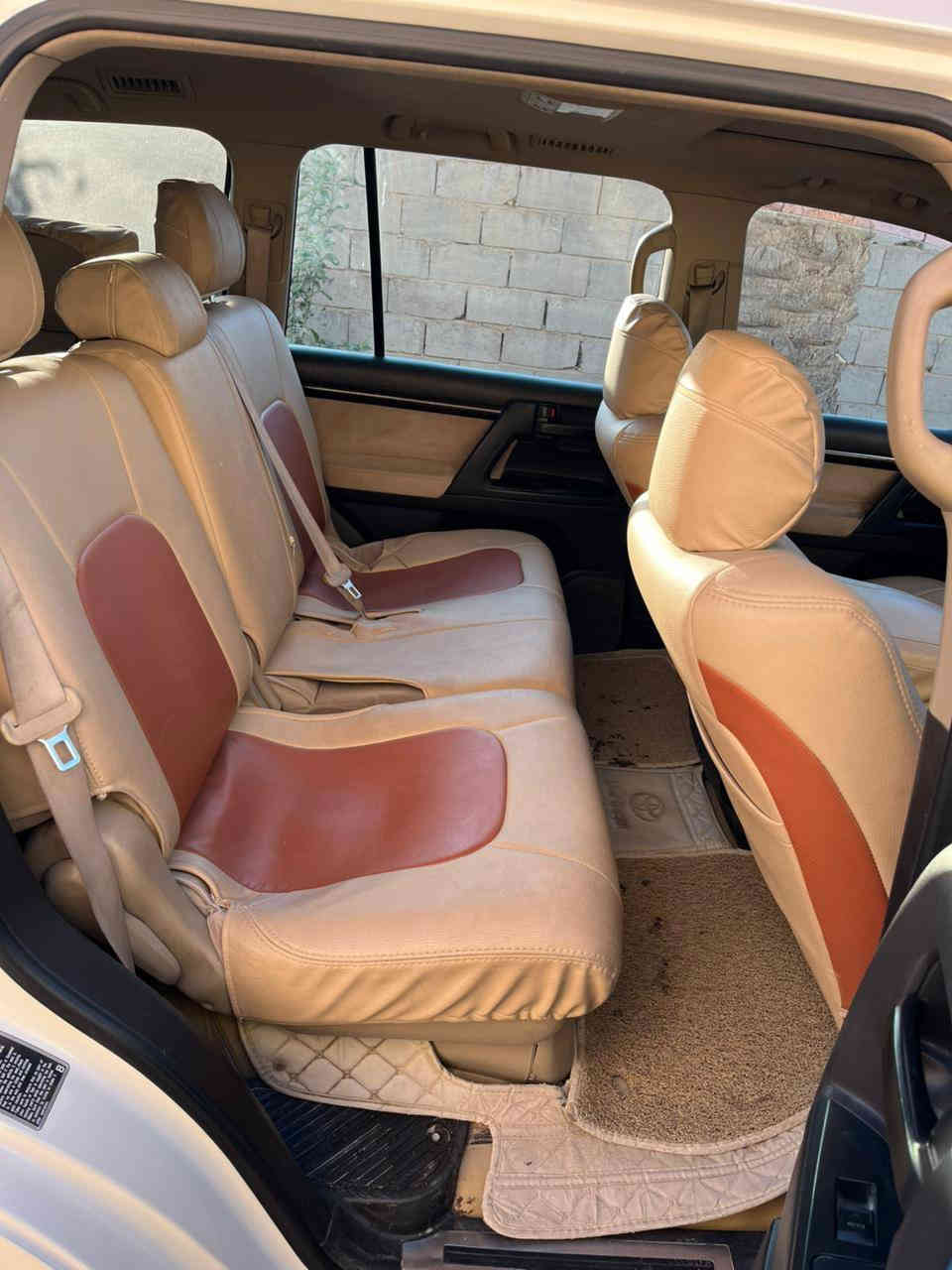 السلام عليكم 
سيارة لاندكروزر موديل 2010 للبيع 
كامل مواصفات فوول الفول 
السيارة كفالة عامة 
للاستفسار اكثر الاتصال على الرقم التالي 
***********
