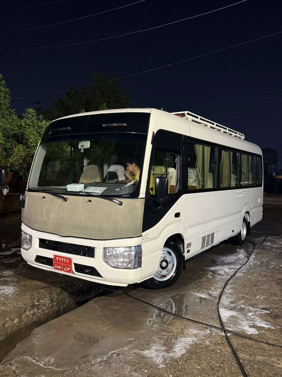 السلام عليكم 
كوستر موديل 2017 
كفاله عامة كير مكينه مكينه اكسل 
حداده جديدة جواها ٦ تايرات برجستون ٢٦ 
تبريد محور 
سيبايه درع سيارة جديدها ما عايزها شي 
بيها رشه مال الكويت على كد شبر وبيها بالطويله طخه خفيفه ما مبينه حتى ما معمره  لا غيرها وين ما تريد تفحص افحص 
سنويه ما منتهيه بعدها 
سعرها ٤٥٥ بيها مجال 
*********** 
مكانها البصره
