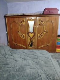 غرفة نوم للبيع السعر 150 وبيها مجال اي استفسار ع واتساب الرقم 07766895...