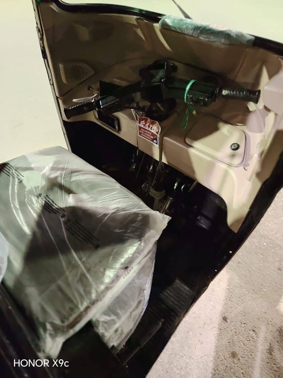 سلام عليكم
تكتك زيرو 24 اوراق معرض رياض تحويل وصل مباشر 

كفالة عامة مكينة وكشر 

عنوان واسط قضاء الحي 
السعر 9 وربع ويهة مجال حك جية 
رقمي ***********
