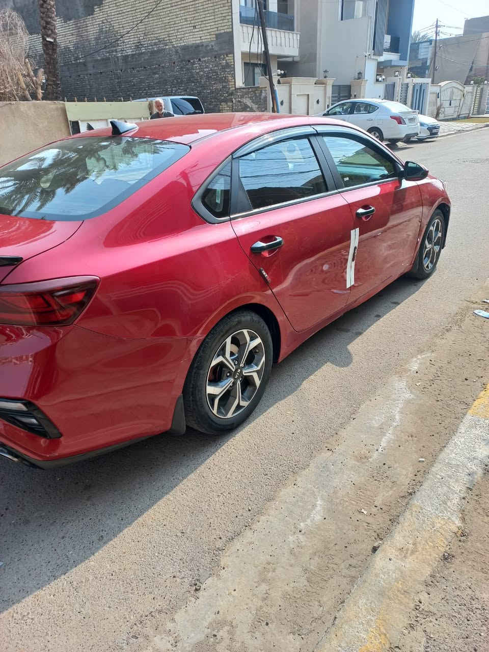 السلام عليكم فورتي موديل ٢٠٢١امريكيه حادثه جاملغ وبنيد بدون دواخل مواصفات نص فول مكينه ٢٠٠٠ شاشه جبيره سياره جاهزه مكانه شاطي التاجي السعر  ١٣٢وبيه مجال قليل لاستفسار ***********
