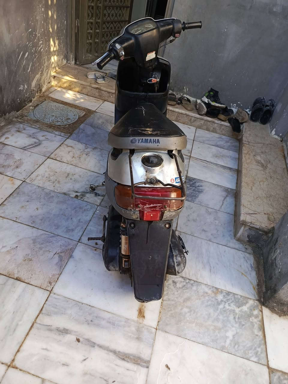 السلام عليكم دراجه بطه للبيع موديل 1999 مكينه ناعمه شغاله كامله عوزها باتري المكان كربلاء المعملجي الاستفسار اتصال فقط غير متواجد خاص ***********
