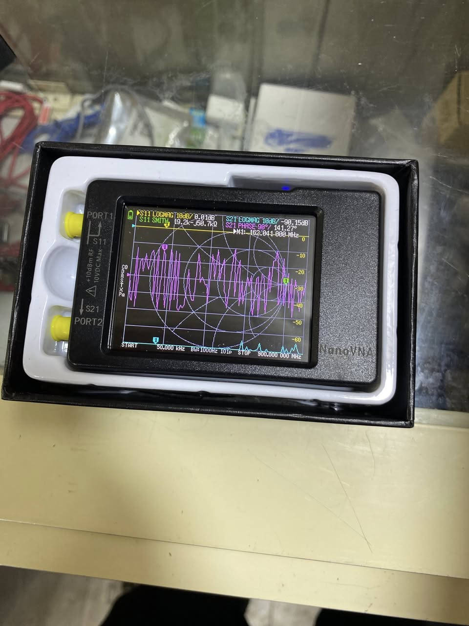 السلام عليكم جهاز بهذا الشكل الي مهتم تعال خاص مال اشارة شبكات


**إذا كنت صاحب هذا الإعلان وتريد حذفه لأي سبب، رجاءا أرسل رسالة إلى الدعم الفني**